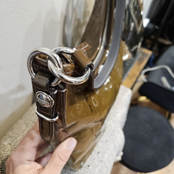 Coach Enamal 2 way shoulder bag. - Picture 8 of 16